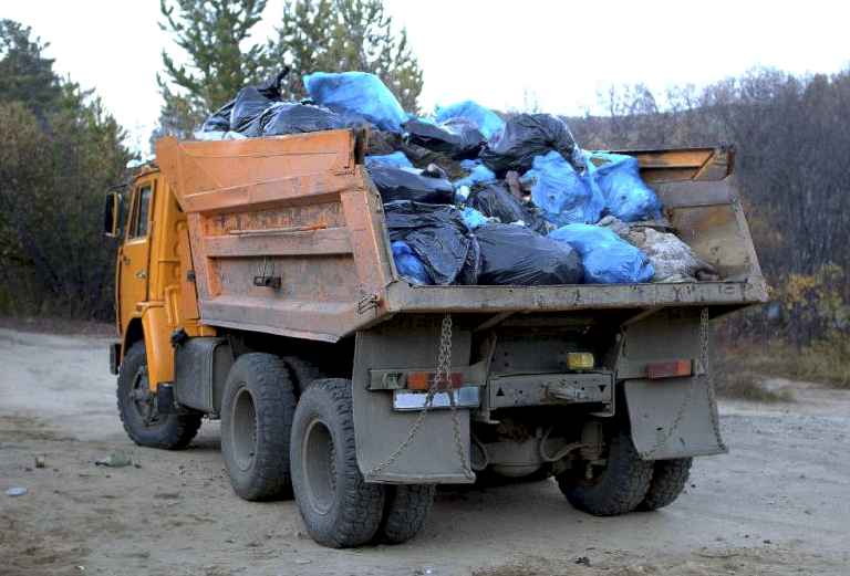Вывоз мусора контейнером дешево по Хабаровску