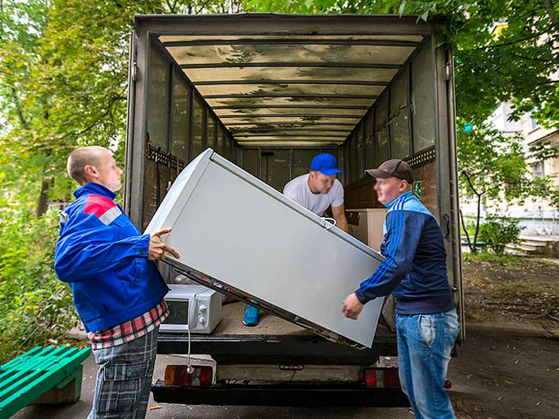 Перевозка недорого холодильника двухкамерного по Хабаровску